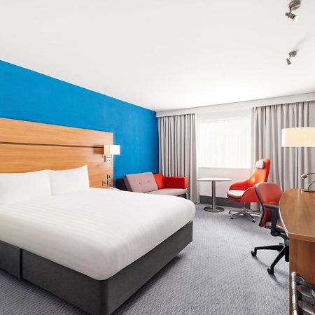 Holiday Inn Express Braintree By Ihg Exteriör bild