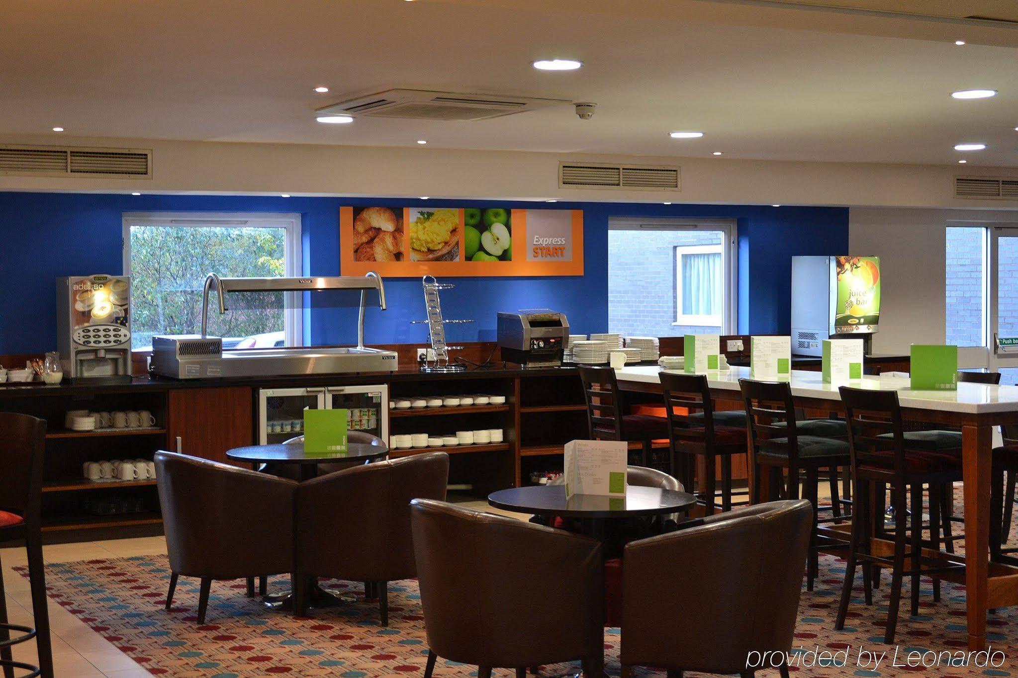 Holiday Inn Express Braintree By Ihg Exteriör bild