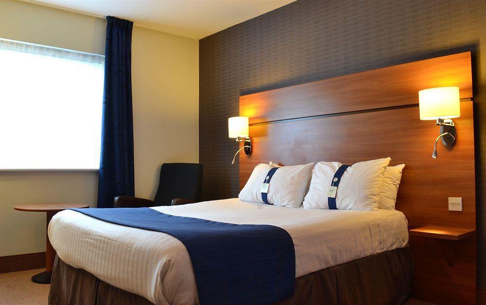 Holiday Inn Express Braintree By Ihg Exteriör bild