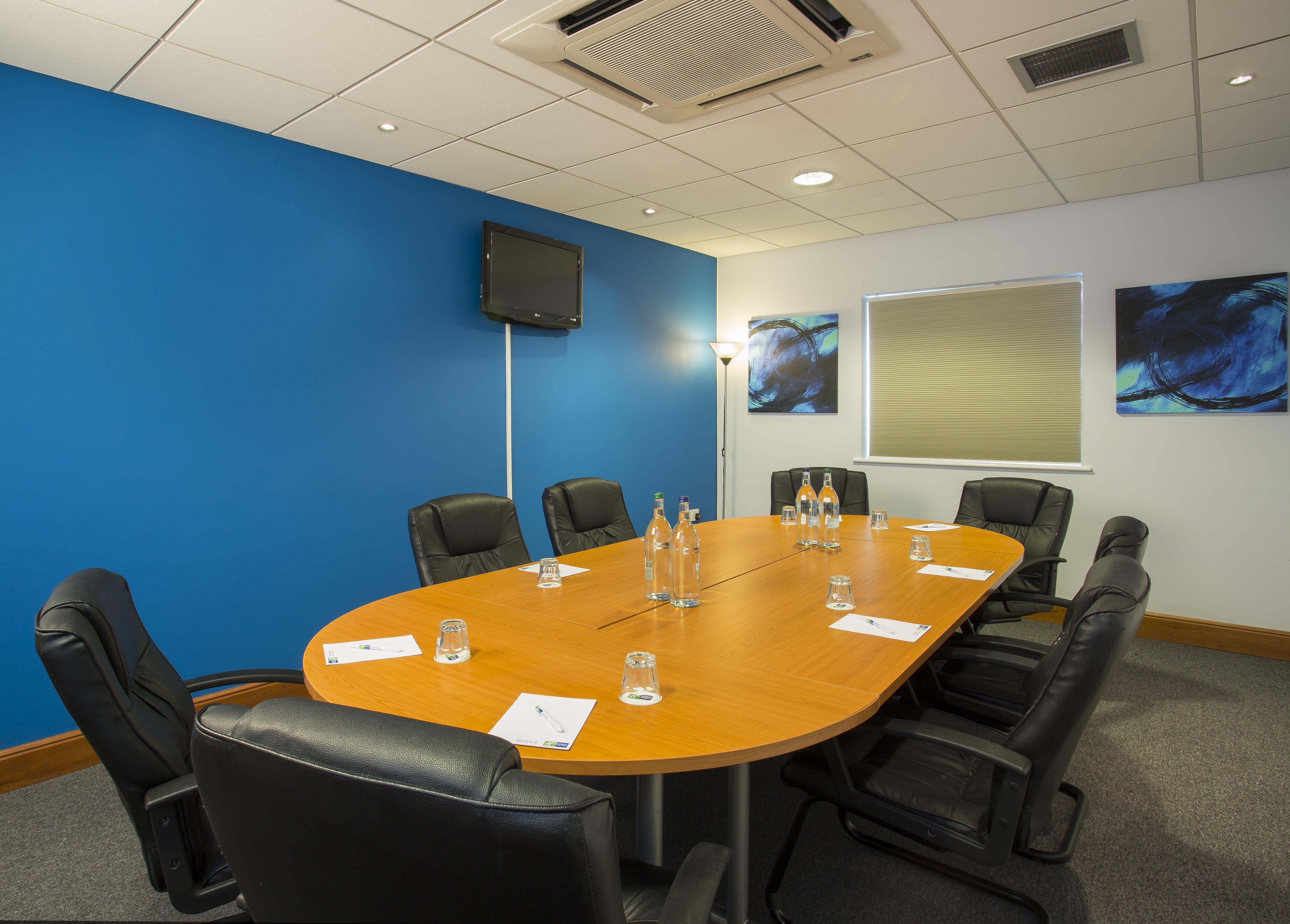 Holiday Inn Express Braintree By Ihg Exteriör bild