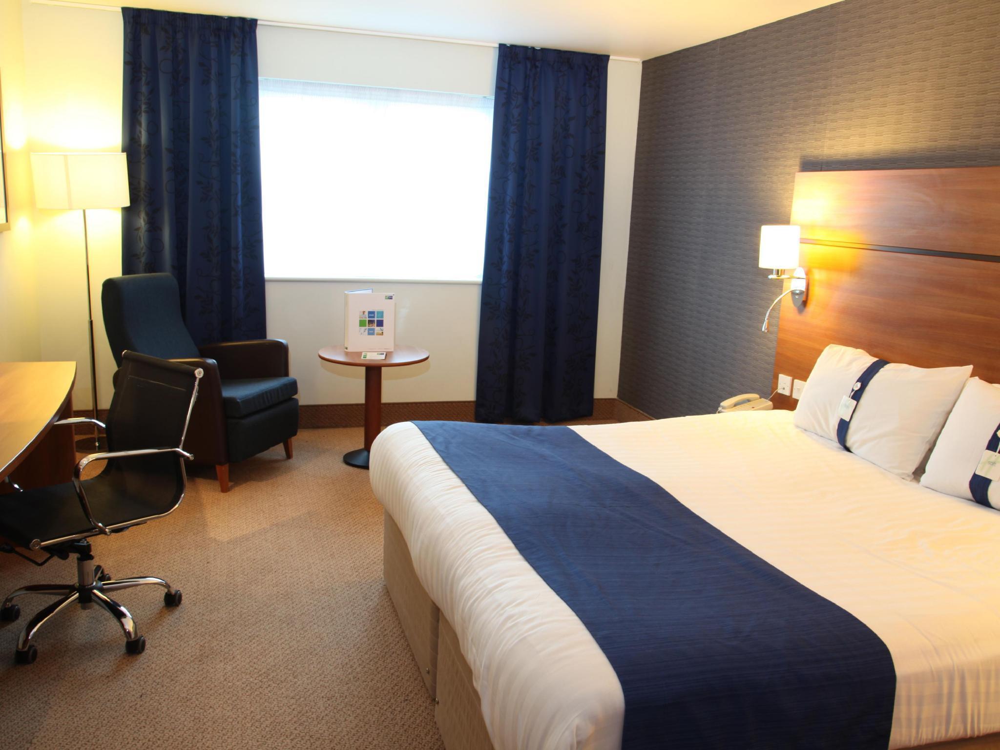 Holiday Inn Express Braintree By Ihg Exteriör bild