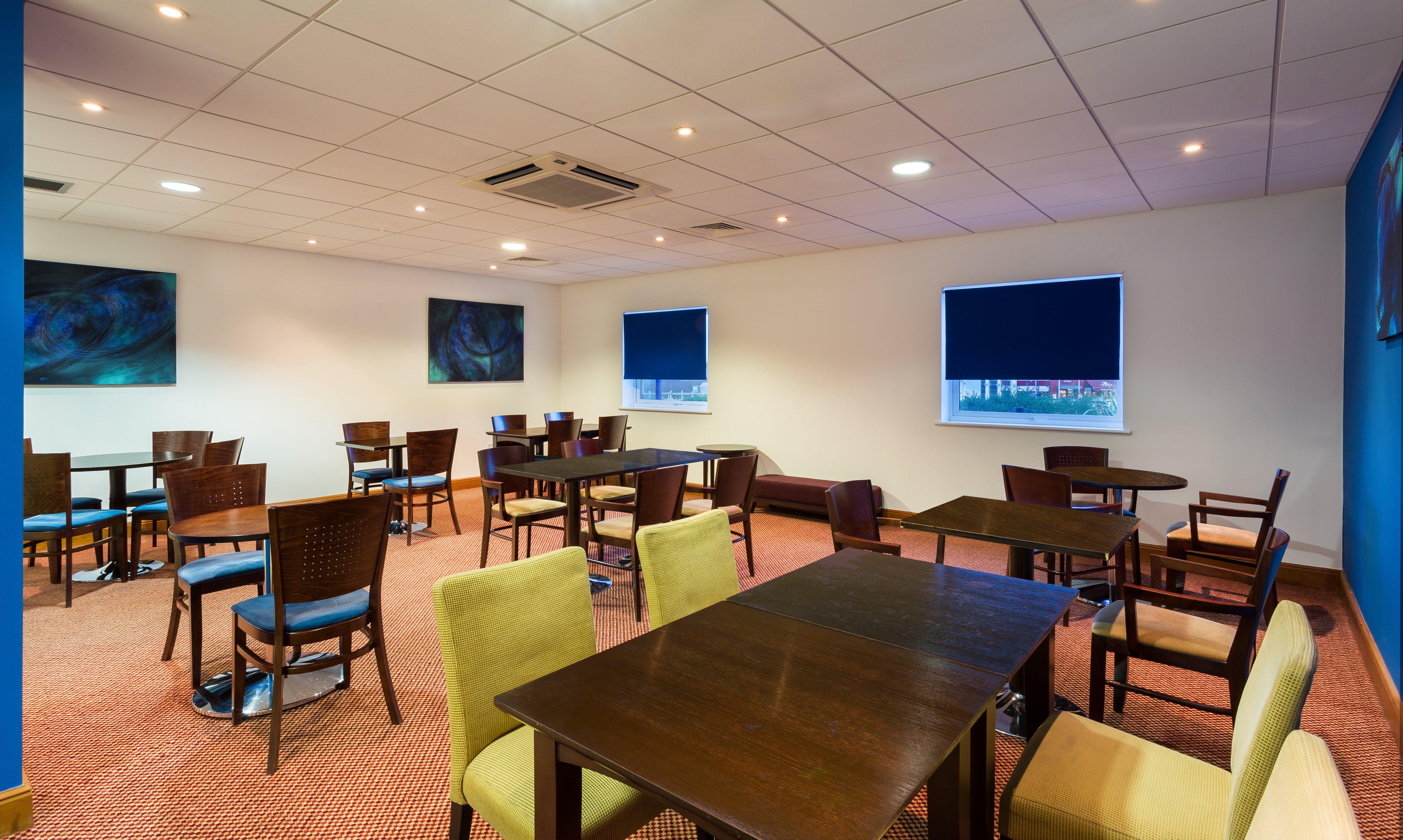 Holiday Inn Express Braintree By Ihg Exteriör bild