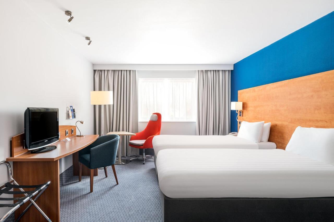 Holiday Inn Express Braintree By Ihg Exteriör bild
